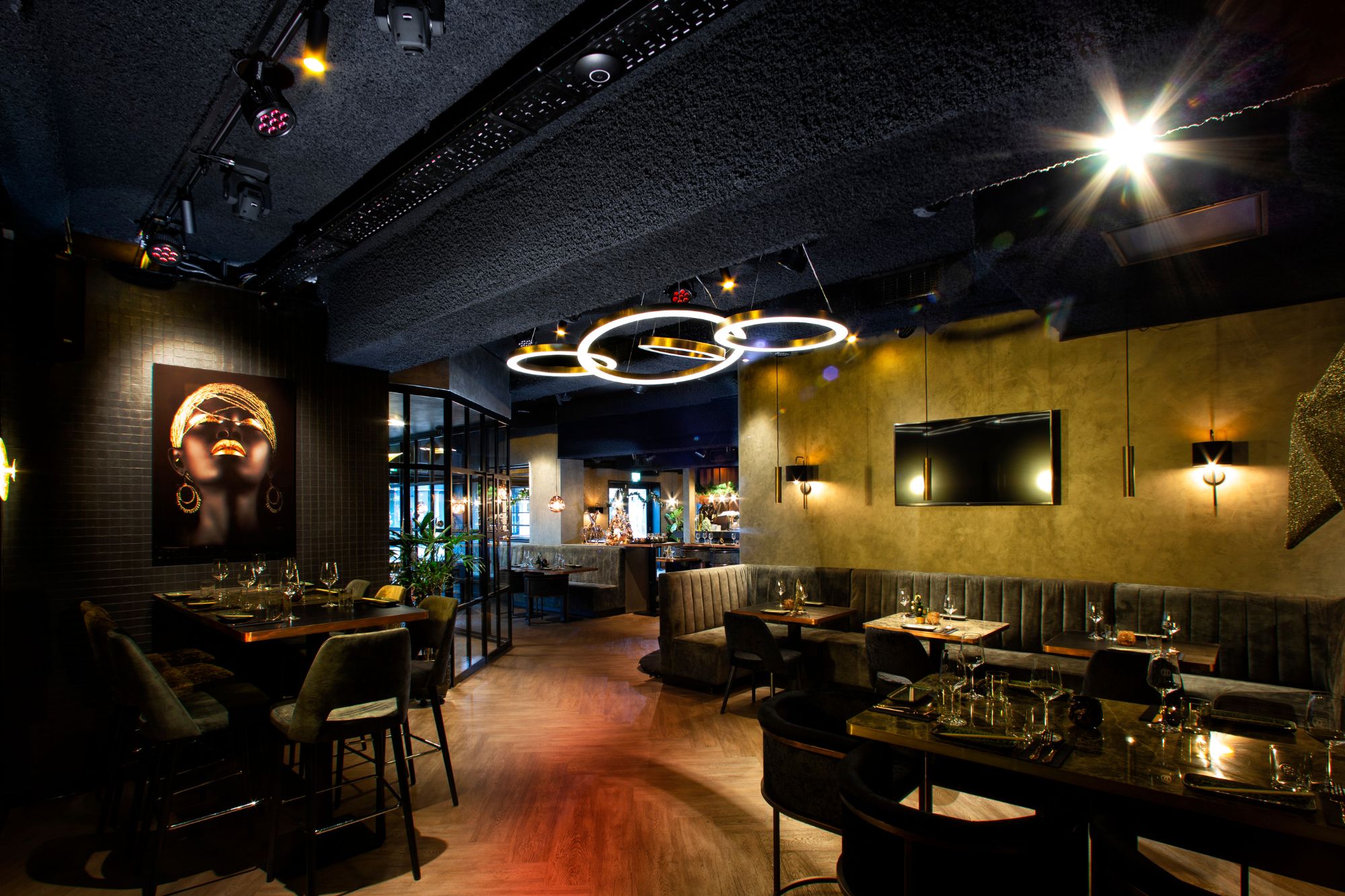 Meer gasten, betere reviews en hogere omzet met akoestisch spuitwerk.